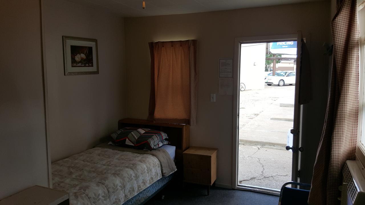 Hat Motel Medicine Hat Exterior photo