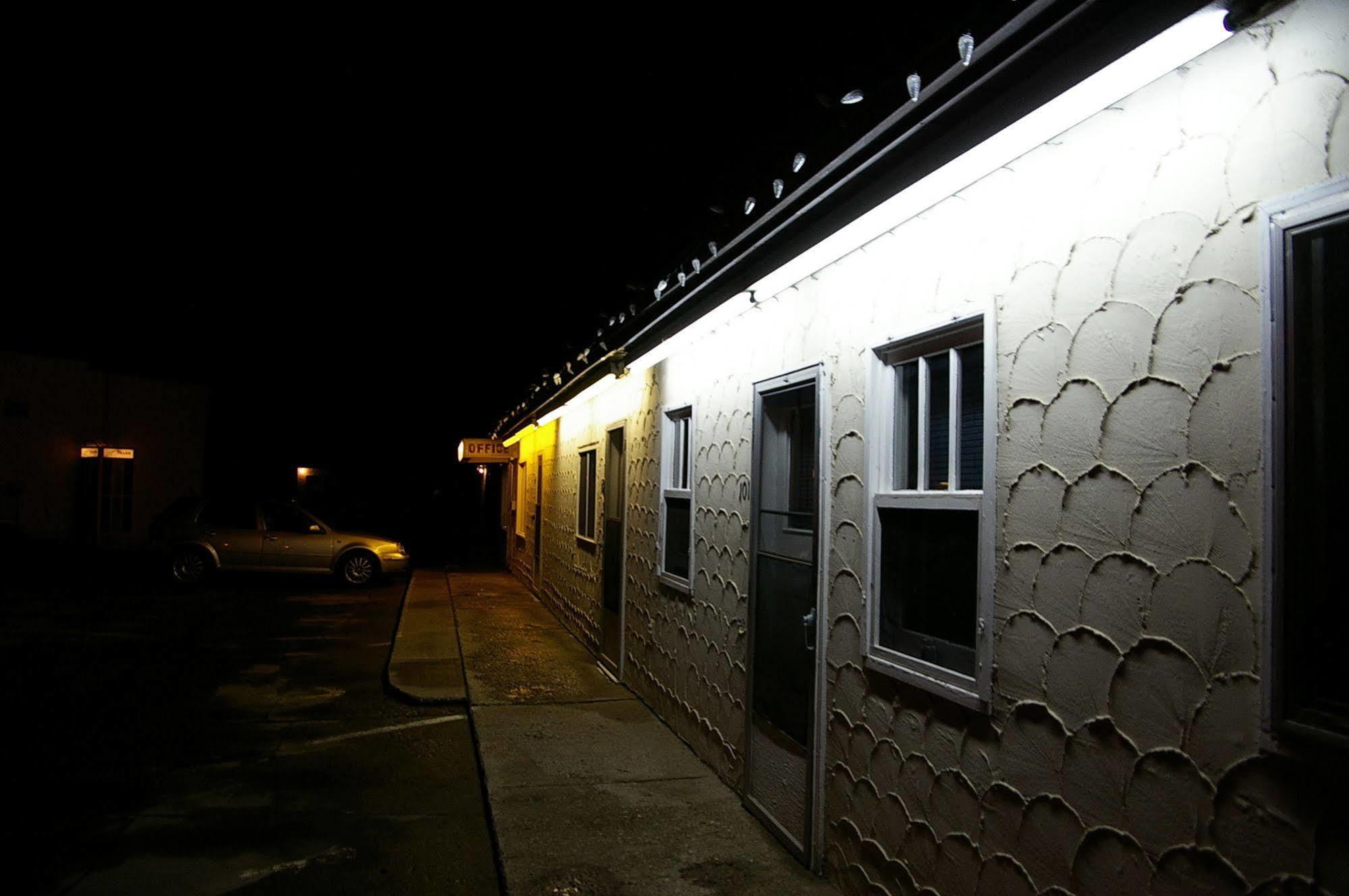 Hat Motel Medicine Hat Exterior photo