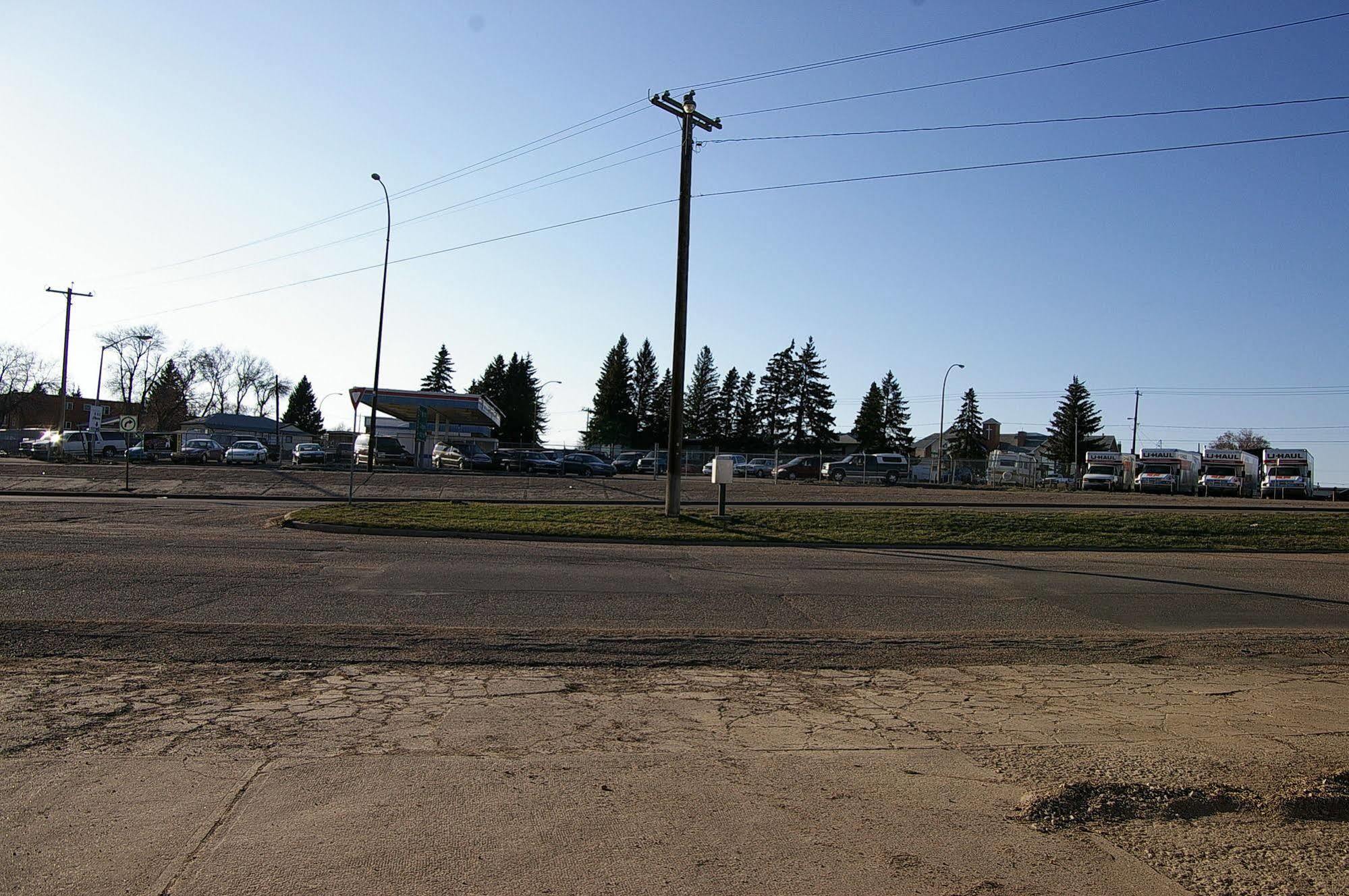 Hat Motel Medicine Hat Exterior photo