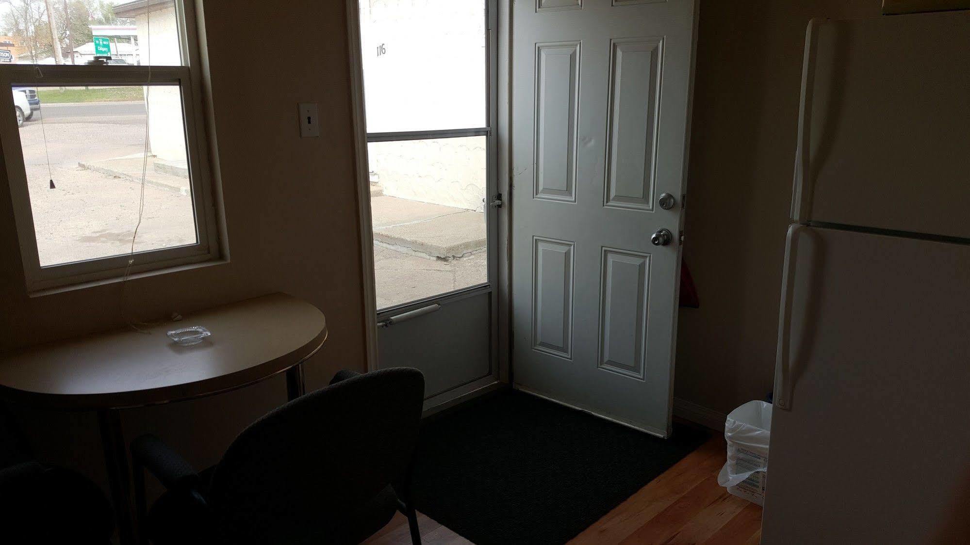 Hat Motel Medicine Hat Exterior photo